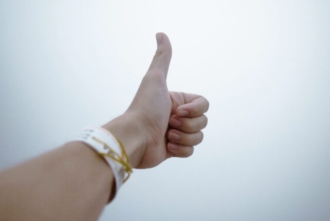 Selbstbilder in der Jugend: Warum positives Denken vor Depression schützt