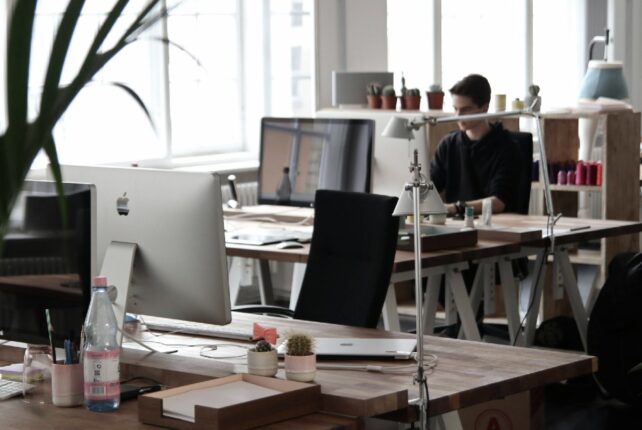 Warum Positive Psychologie eine wertvolle Stütze im Job sein kann