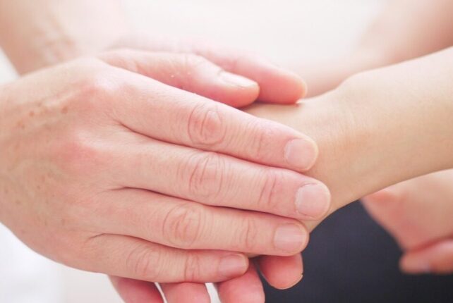 Die Biologie der Geborgenheit: Warum „Präsenz“ in der Therapie heilt